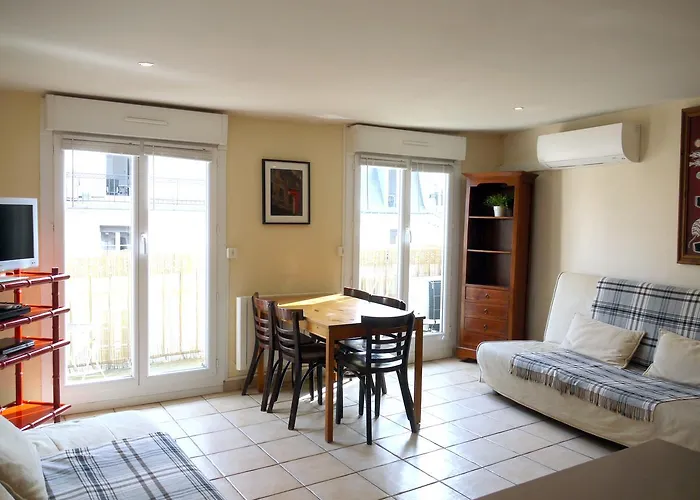 Lumineux Avec Balcon Au Coeur De Paris